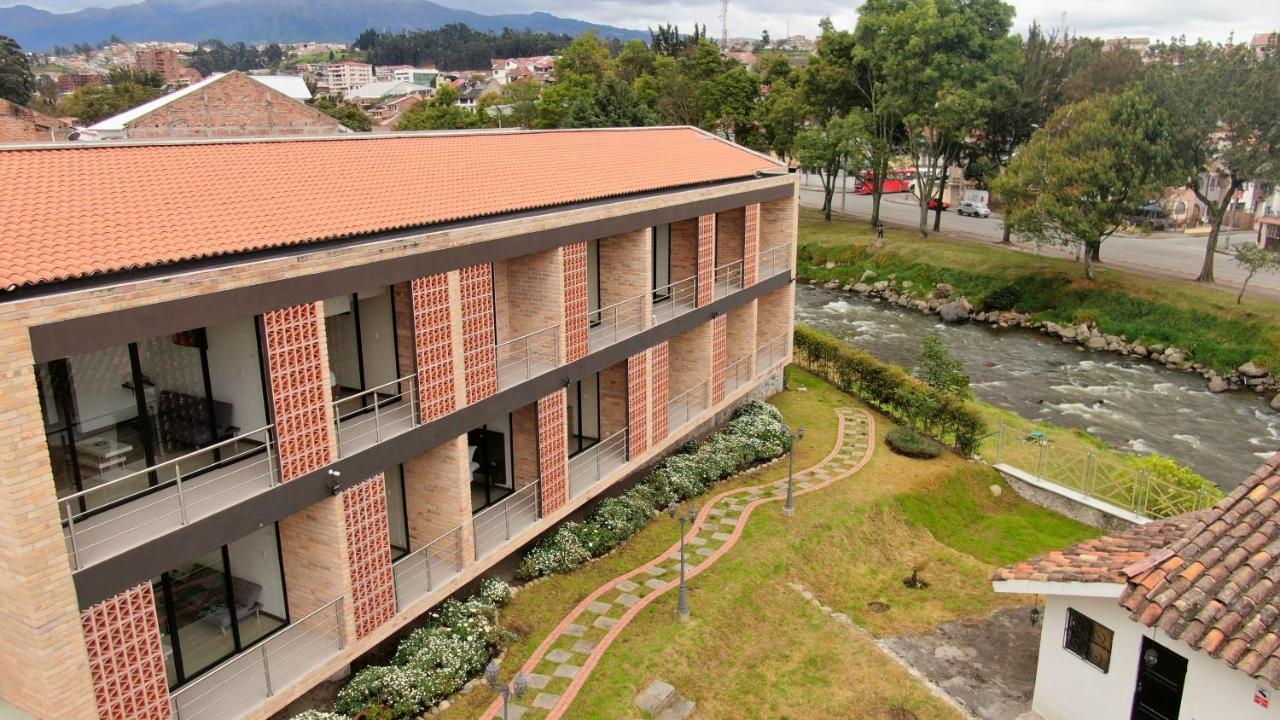 Venue Batan Hotel&Suites Куенка Екстериор снимка