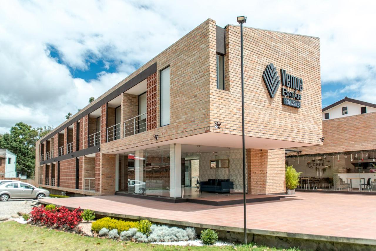 Venue Batan Hotel&Suites Куенка Екстериор снимка
