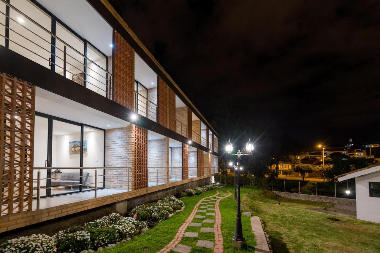 Venue Batan Hotel&Suites Куенка Екстериор снимка