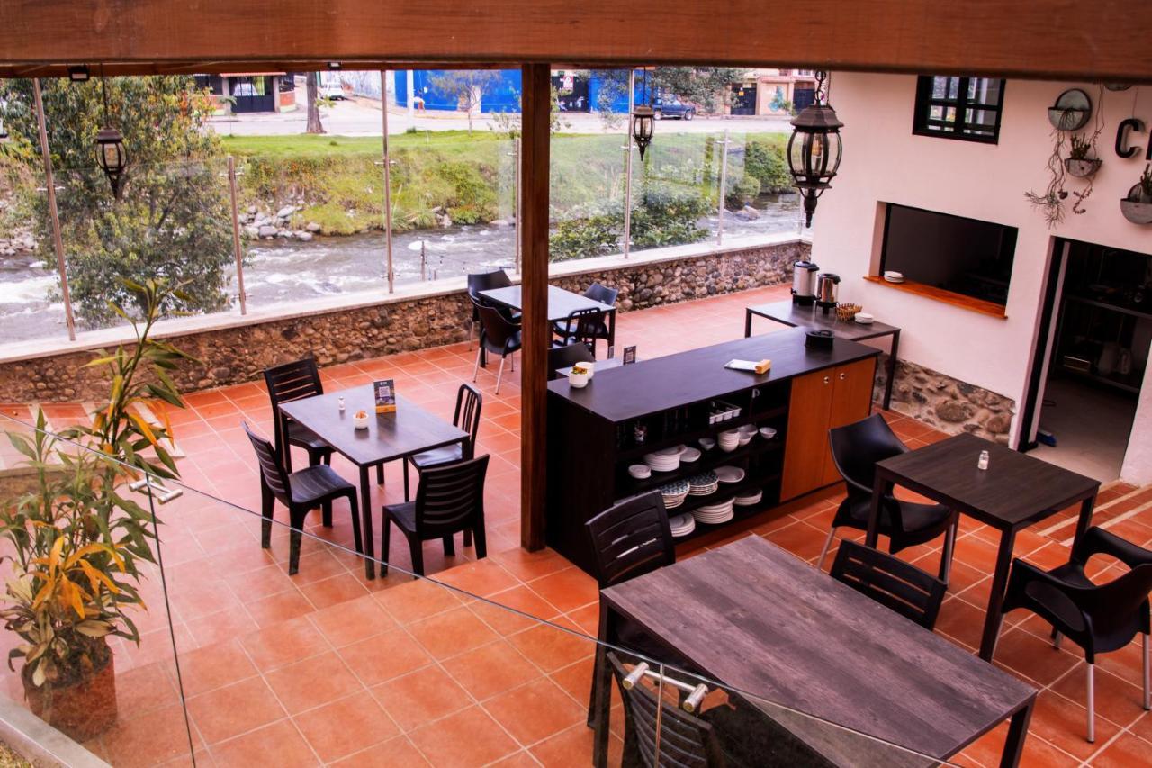 Venue Batan Hotel&Suites Куенка Екстериор снимка
