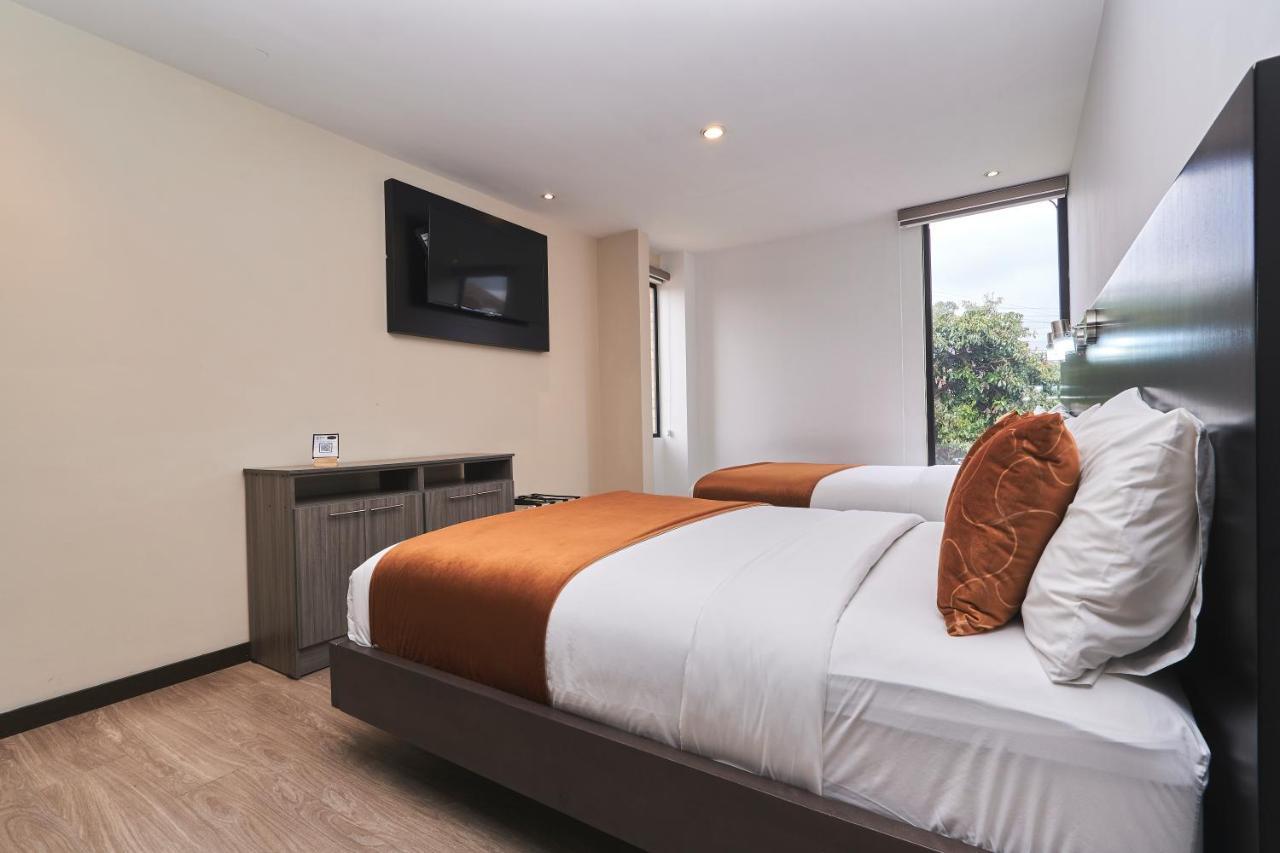 Venue Batan Hotel&Suites Куенка Екстериор снимка