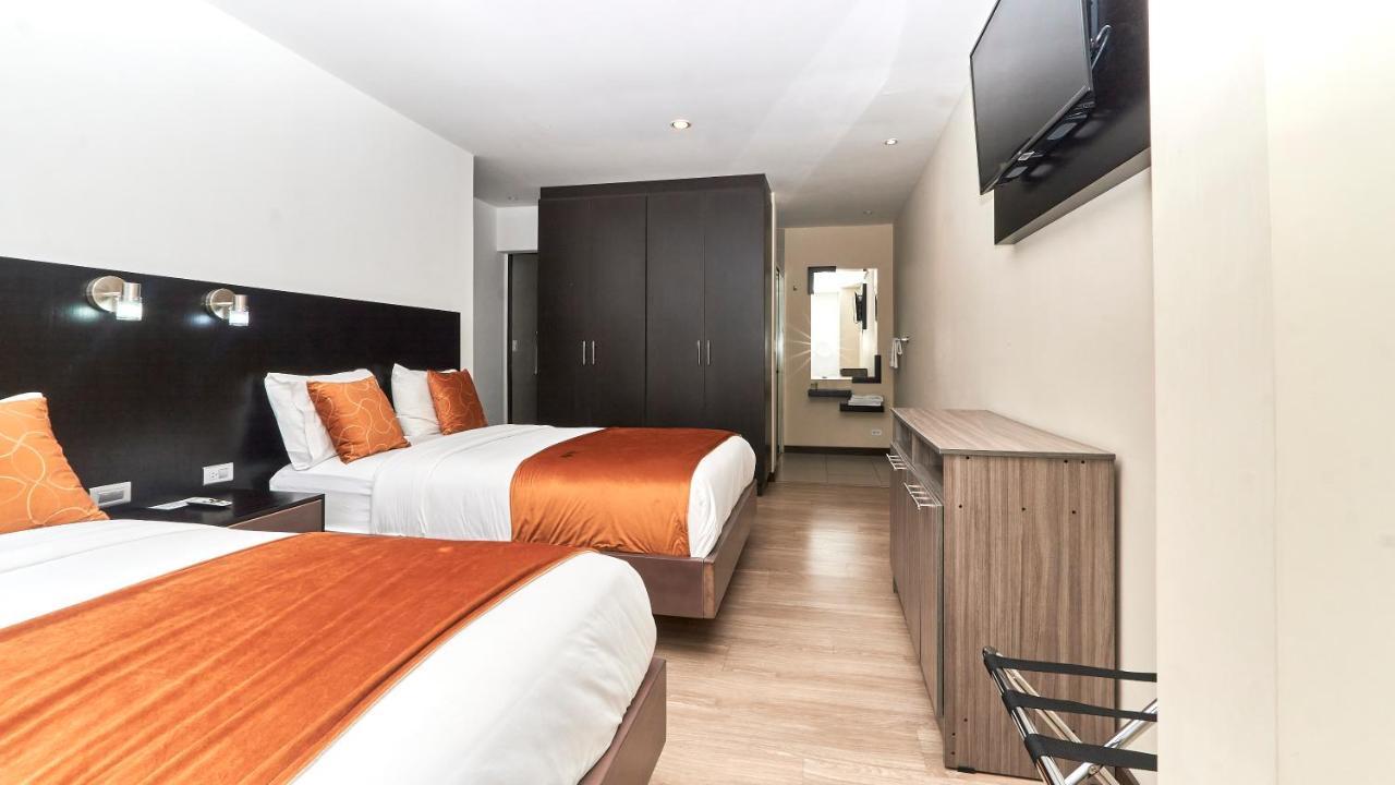 Venue Batan Hotel&Suites Куенка Екстериор снимка