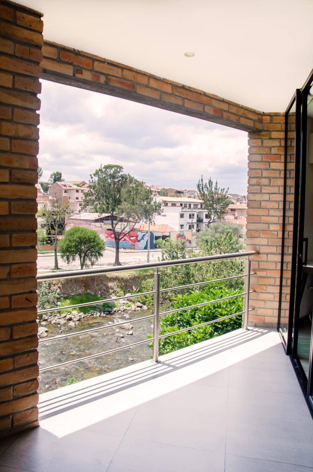 Venue Batan Hotel&Suites Куенка Екстериор снимка